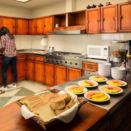 Hostal La Pinta Bogotá Eksteriør bilde