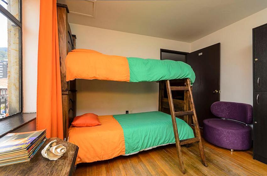 Hostal La Pinta Bogotá Eksteriør bilde