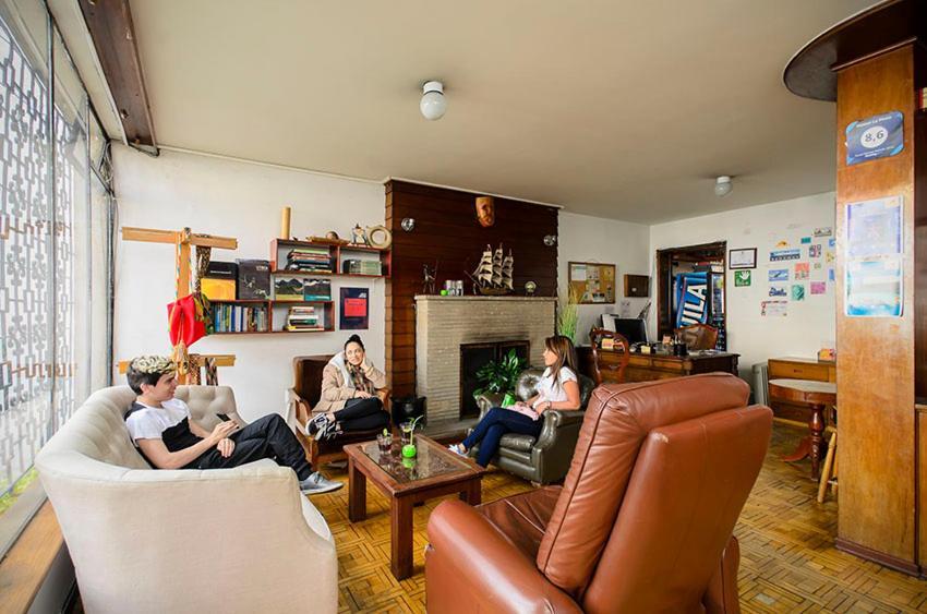 Hostal La Pinta Bogotá Eksteriør bilde