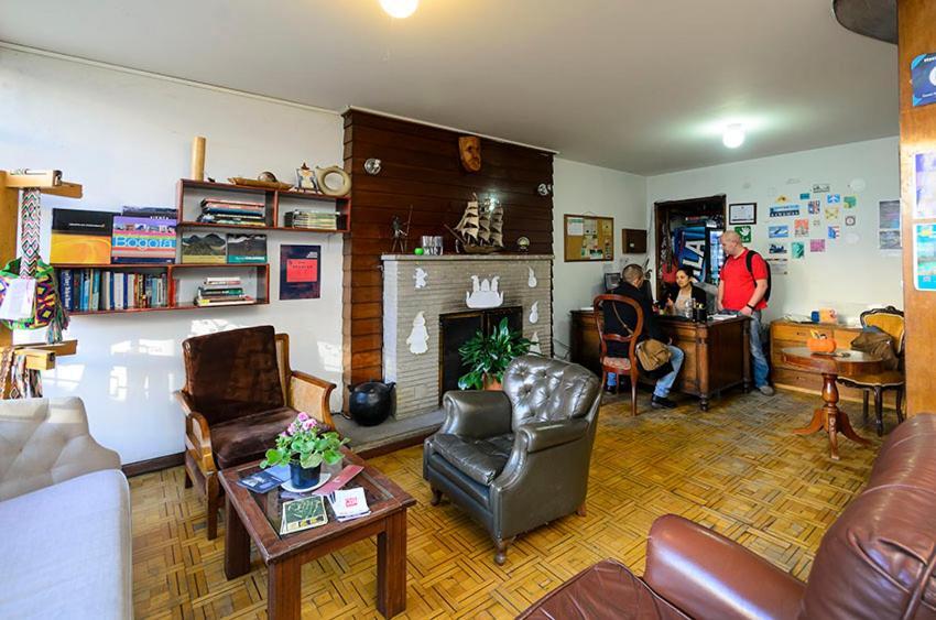 Hostal La Pinta Bogotá Eksteriør bilde