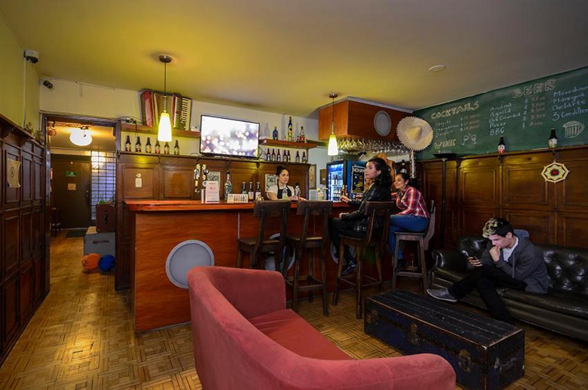Hostal La Pinta Bogotá Eksteriør bilde