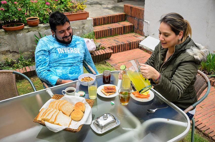 Hostal La Pinta Bogotá Eksteriør bilde